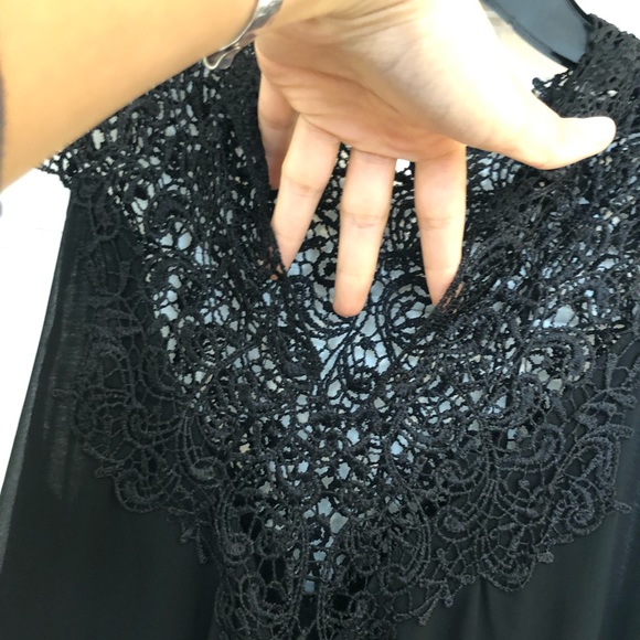 Stunning lace maxi dress 🖤 - Picture 3 of 8